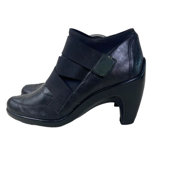 AEROSOLES 9 Cypress black leather booties with straps and Cuban heel - Picture 2 of 8